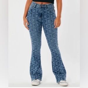 NWT Hollister Curvy High-Rise Medium Wash Pattern Flare - Size 2/3R